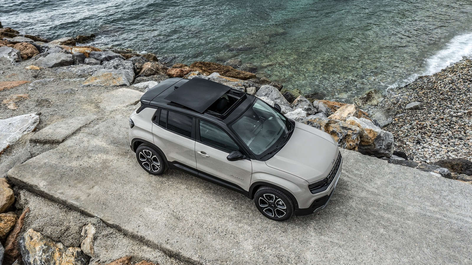 Кросовер Jeep Avenger пропонує нову гібридну систему e-Hybrid