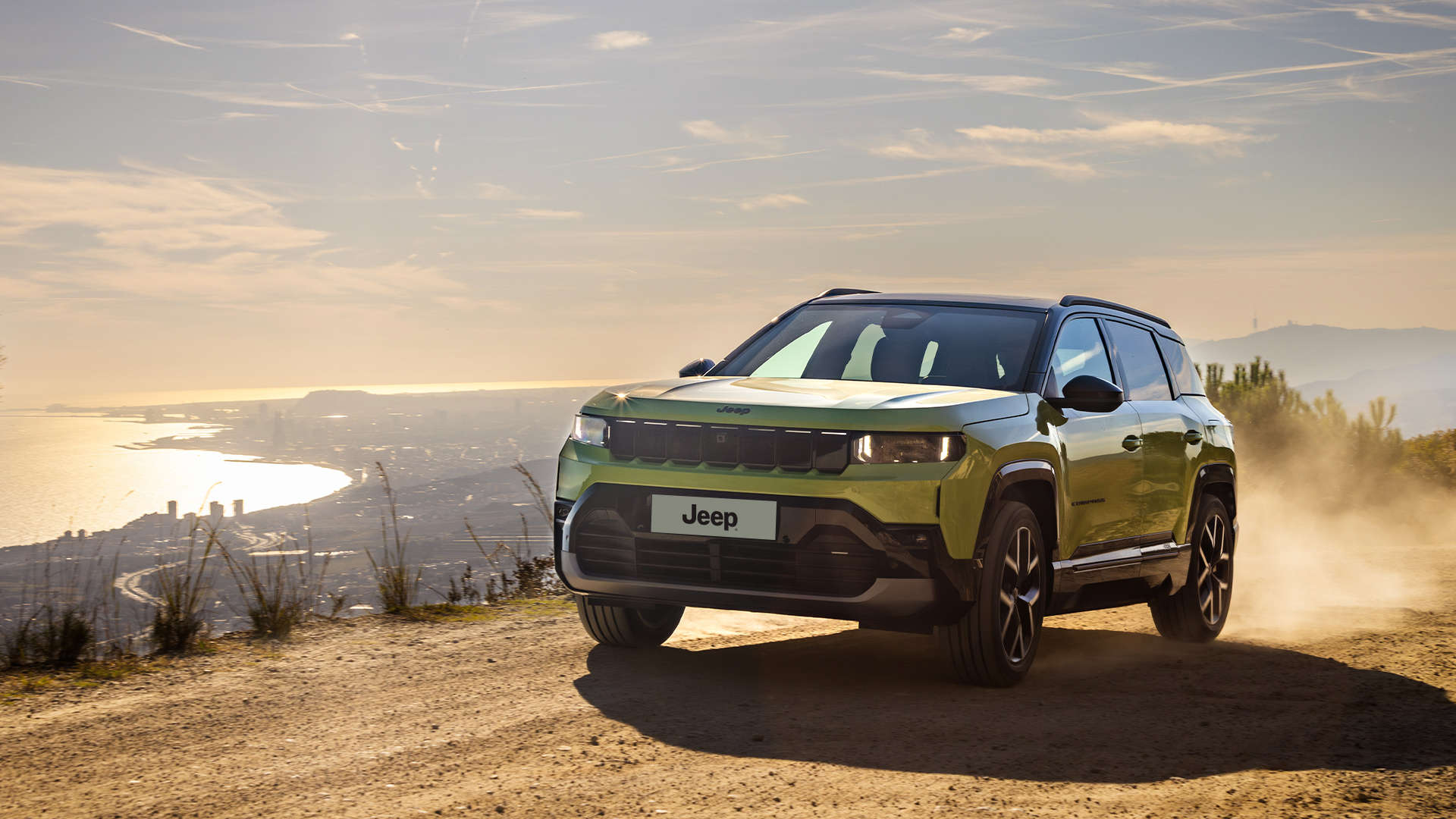 Новий Jeep Compass, вигляд спереду з лівого боку