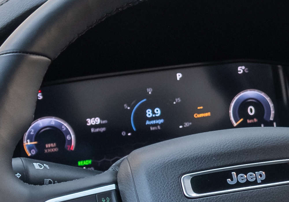 Jeep Compass, комбінація приладів