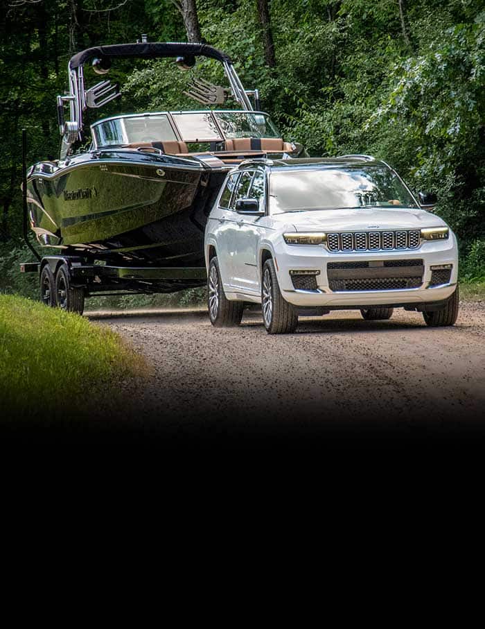 Jeep Grand Cherokee, буксирування причепа з яхтою